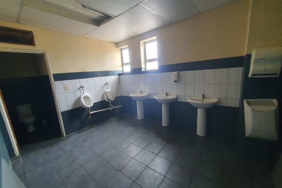 To Let commercial Property for Rent in North End Eastern Cape